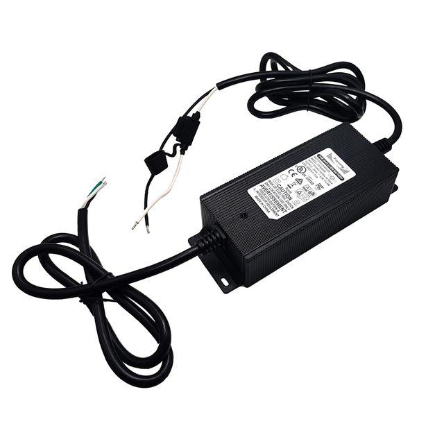 Chargeur de batterie LiFePO4 étanche IP67 14,6 V 10 A 