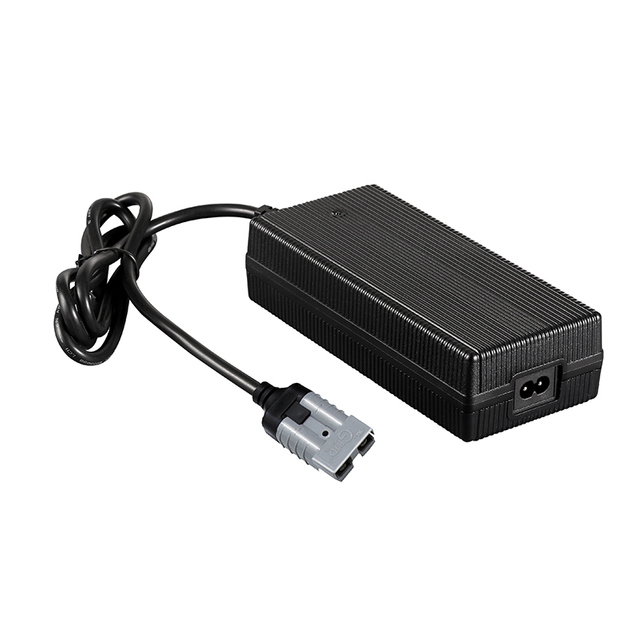 Chargeur de batterie LiFePO4 sûr et fiable | Certifié IP67